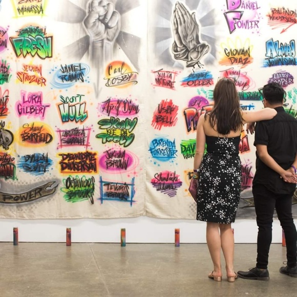 Meet your Posher, Becca - Picture 4 of 4